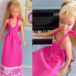 SKIPPER DOLL, VINTAGE 1967 w ORIG SWIMSUIT, DRESS, LEOTARD, MORE CLOTHES, TNT BL